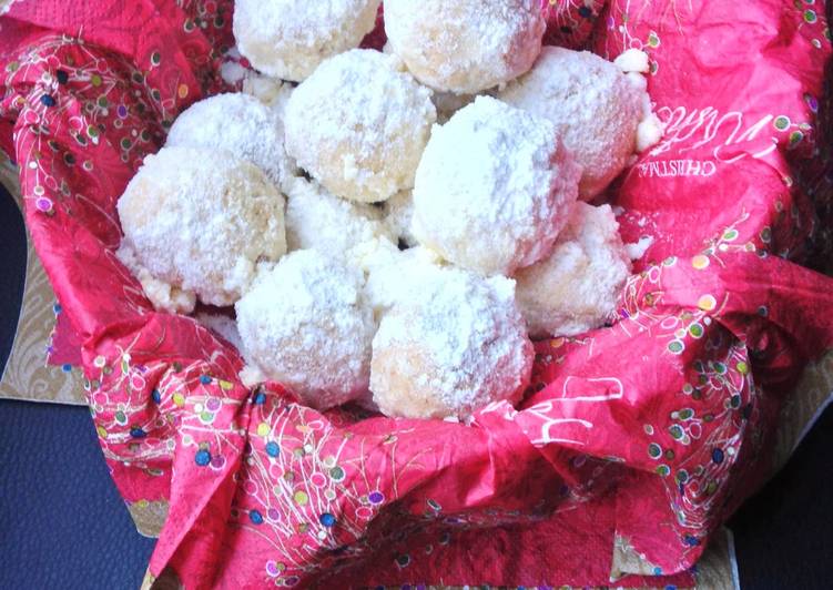 Walnut Snowball Cookies