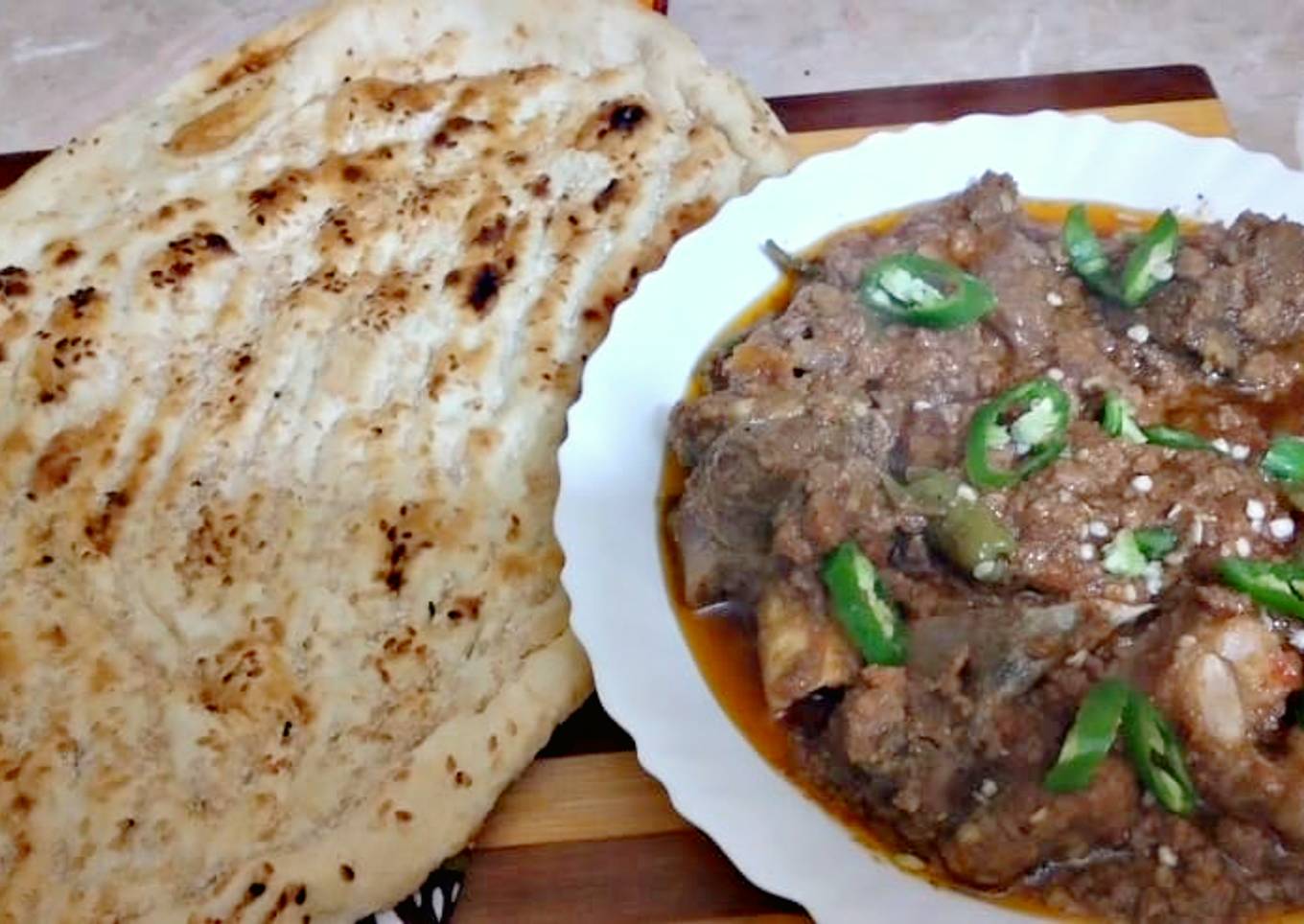 Peshawari Style Mutton Qorma With Irani Nan
