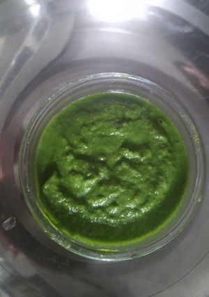 A picture of #Green chutney.