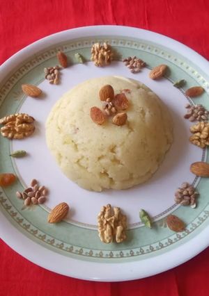 રવા નો શીરો (Rava Sheera Recipe In Gujarati) રેસીપી મુખ્ય ફોટો