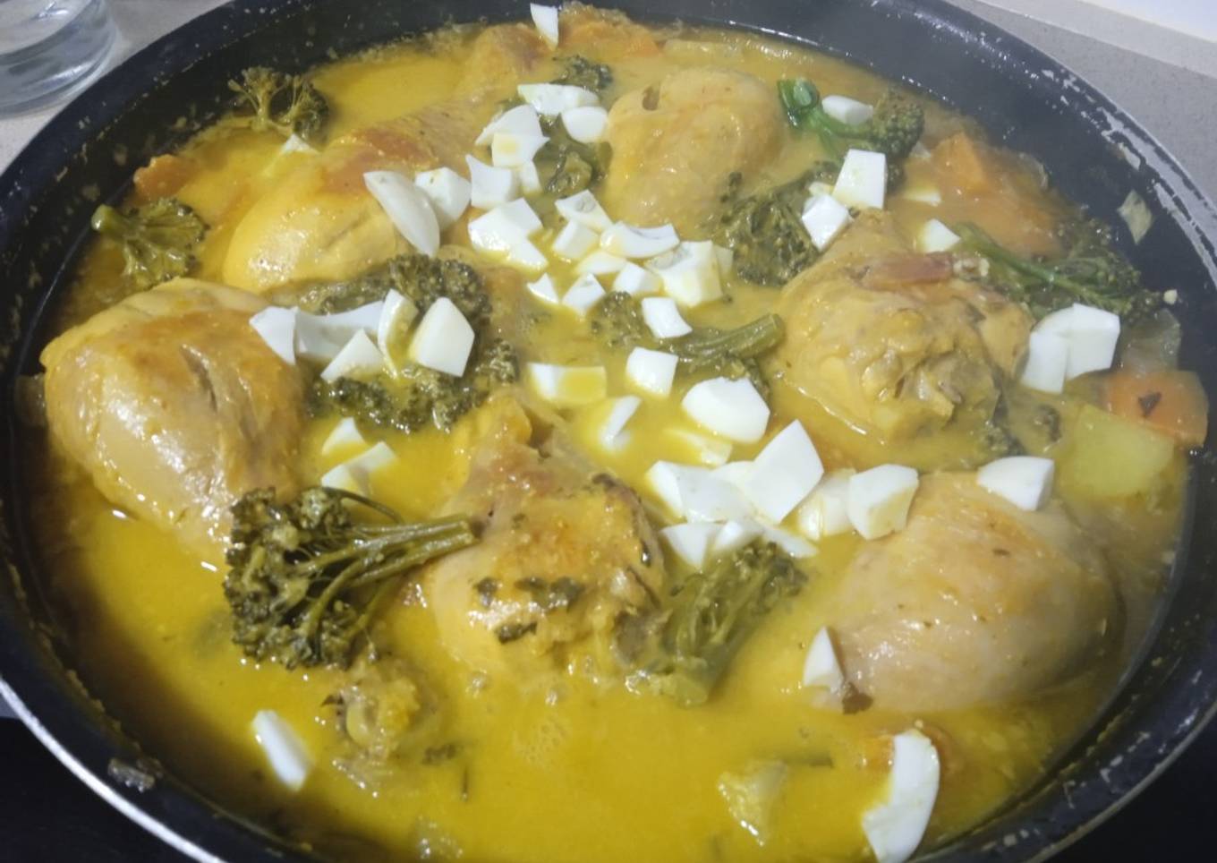 Pollo en pepitoria
