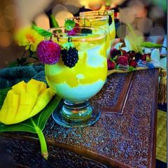 A picture of Mango yogurt.
