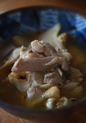A picture of 姜酒鸡 Ginger Rice Wine Chicken.