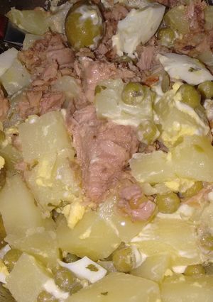 Una foto de Ensalada de papa y atún