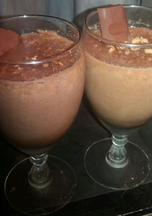 Una foto de Chocoflan casero en copas