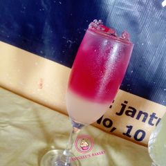 A picture of Beetroot moctail.