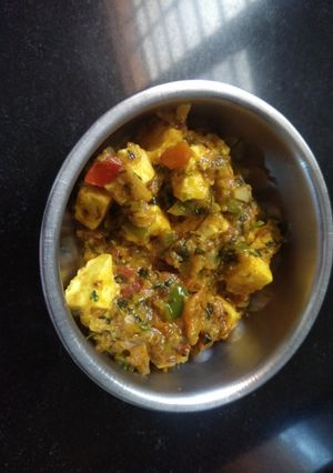A picture of Panner Masala (tofu).