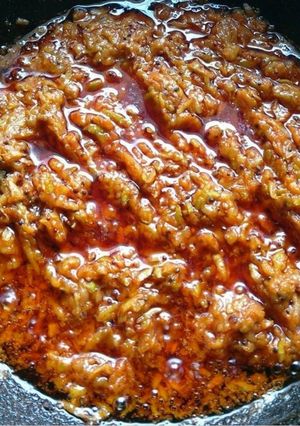 A picture of Grated mango pickle.