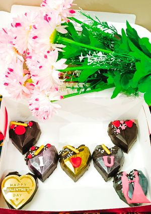 A picture of Piñata hearts.