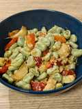 Cocina simple: habitas con pimiento rojo y bacalao