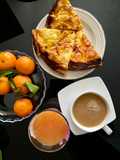 Plăcintă cu 3 feluri de brânză, bacon și tortilla