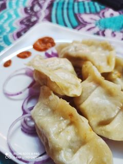 वेज मोमोज़ (Veg Momos recipe in Hindi) रेसिपी मुख्य फोटो