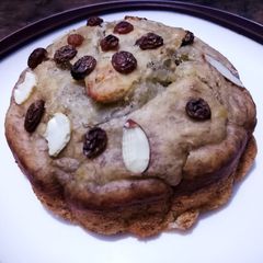 A picture of Banana-nuts cakes.