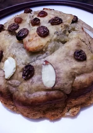 A picture of Banana-nuts cakes.