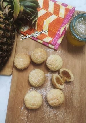 A picture of Pineapple jam cookies.
