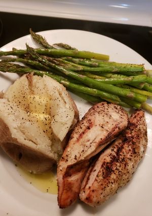 A picture of Oven roasted asparagus.