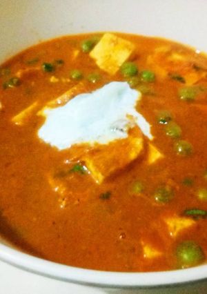 A picture of Matar paneer.