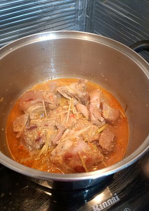 Hình của món Giò Heo Hầm Sả Ớt.