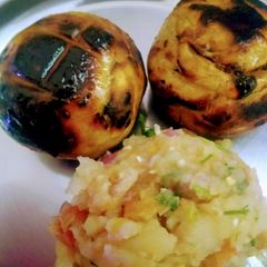 A picture of Litti chokha.