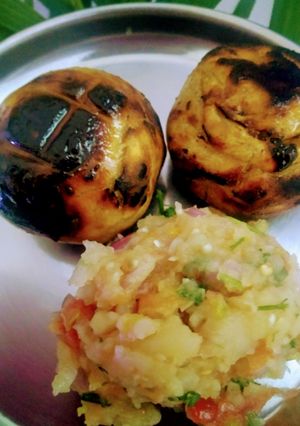 A picture of Litti chokha.