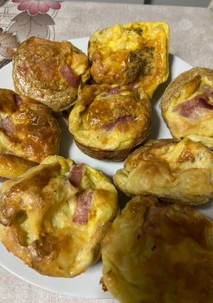 Una foto de Muffin de jamón y queso