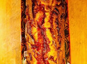 Une photo de Cake au coulis de framboise et chocolat blanc