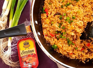 A picture of Spicy Fried Rice with Canned Spanish Mackerel (in tomato sauce).