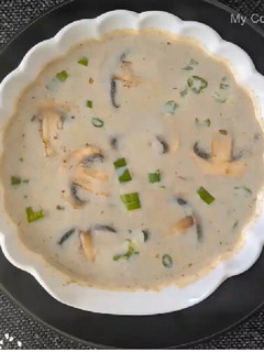 மஷ்ரும் சூப் (Mushroom soup recipe in tamil) செய்முறை முக்கிய புகைப்படம்