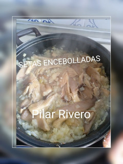Una foto de Setas encebolladas