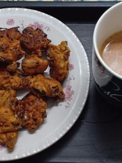 গ্রীন ওনিয়ন পাকোড়া (Green onion pakora recipe in Bengali) রেসিপির প্রধান ছবি