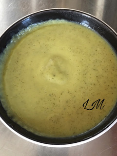 Una foto de Crema de calabacín al curry en olla GM