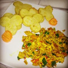 A picture of Fried yam with scramble egg sauce.