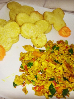 A picture of Fried yam with scramble egg sauce.