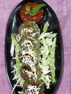 હરા ભરા કબાબ (Hara Bhara Kebab Recipe In Gujarati) રેસીપી મુખ્ય ફોટો