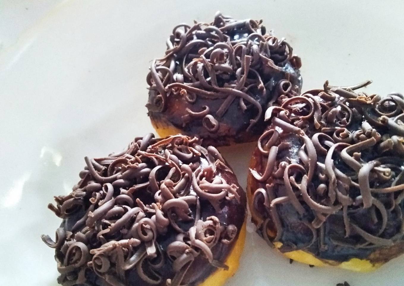 Donat bola coklat lumer