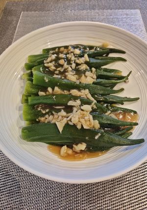A picture of Steamed Okra.