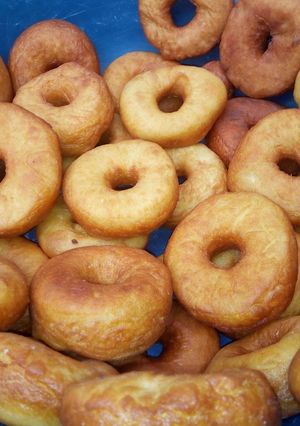 A picture of Plain vanilla doughnut.