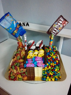 Una foto de Torta golosinas antigravedad cumpleaños hincha de river