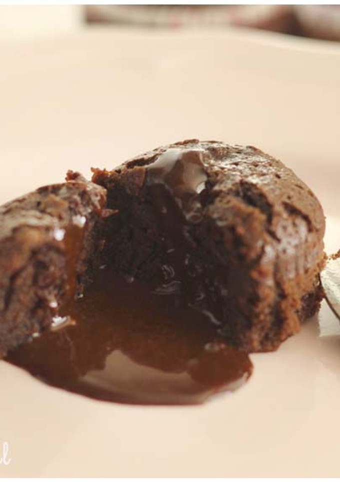 Una foto de Coulant o volcán de chocolate
