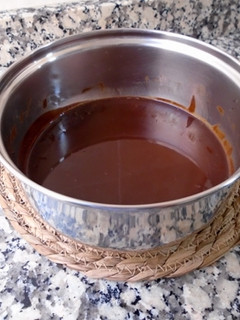 Una foto de Cómo hacer cobertura de chocolate vegana para tartas