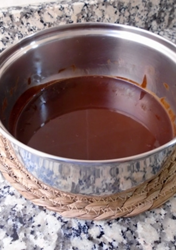 Una foto de Cómo hacer cobertura de chocolate vegana para tartas