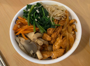 韓式雞肉拌飯 的食譜成品照片