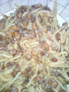 A picture of Naija mixed spaghetti and beans😋😋(the difference is in the taste).