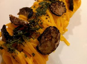 Foto di Tagliolini allo zafferano e tartufo