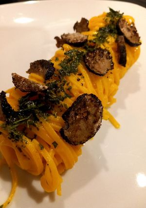 Foto di Tagliolini allo zafferano e tartufo