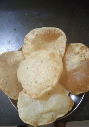 A picture of Masala puri kachori.