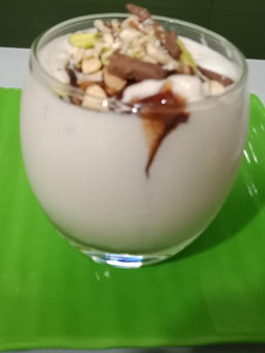 ચોકલેટ લસ્સી (Chocolate Lassi Recipe In Gujarati) રેસીપી મુખ્ય ફોટો