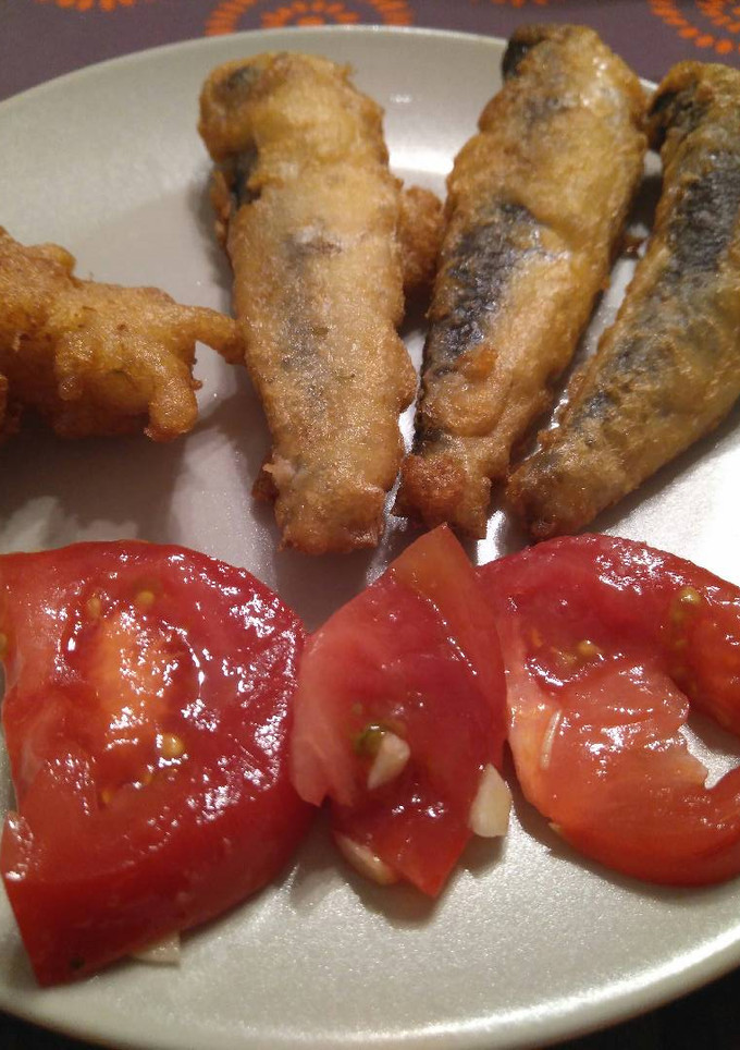 Una foto de Sardinas con tomate