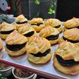 Kue soes fla coklat (hemat telur, pasti ngembang & g pake mixer)