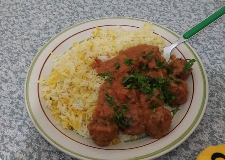Meatballs in tomato and coconut sauce😋